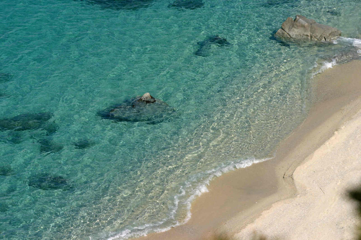 trasparenza del mare a Capo Vaticano in Calabria