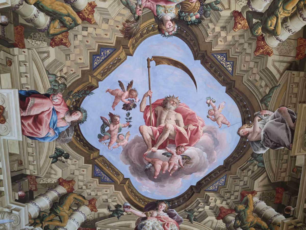 Cosa vedere a Palazzo Moroni, Bergamo Alta - Affresco di Saturno nelle Sala dell'Età dell'Oro