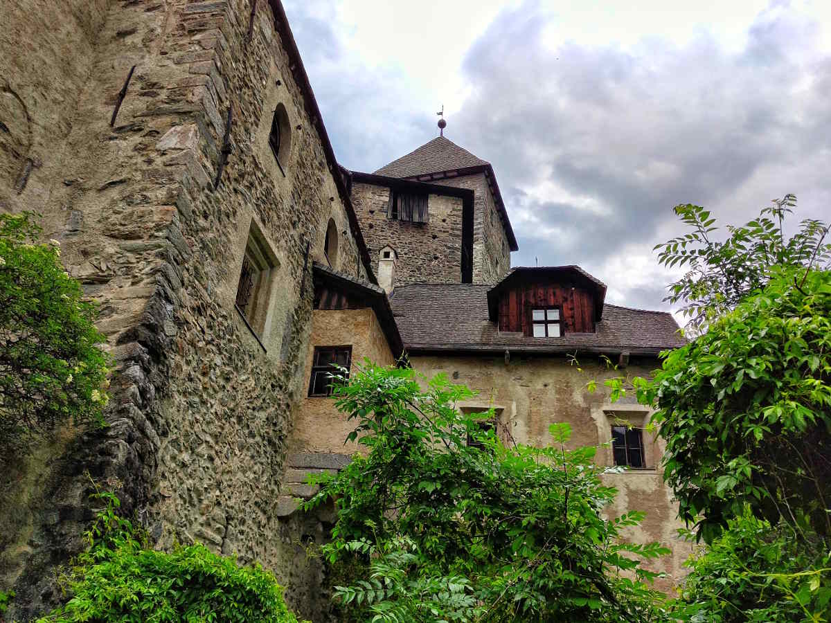 Il Dongione e altre parti abitabili antiche a Castel Taufers