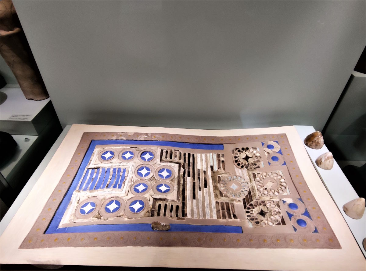 Lo zatrikion - Il gioco degli scacchi dei minoici al Museo Archeologico di Heraklion
