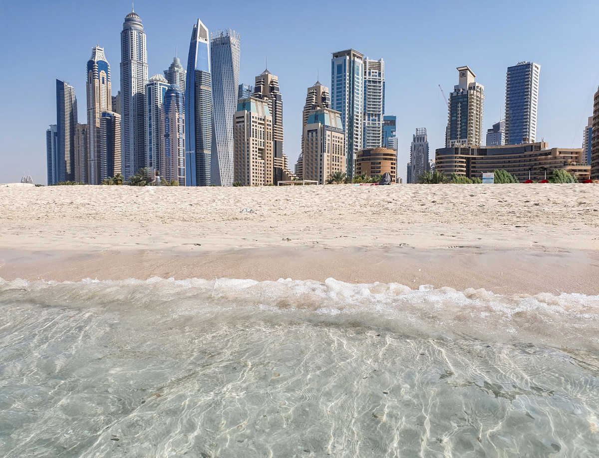 Dubai fra mare, architetture e deserto