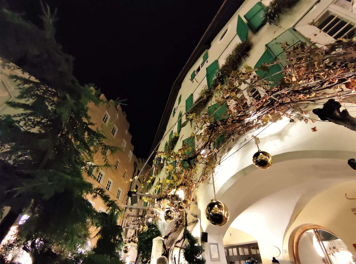 Visitare Bressanone a Natale - Scorci in veste natalizia del centro storico