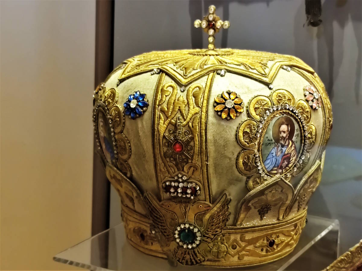 Mitra greco-ortodossa nel Museo del Monastero di Arkadi a Creta, Grecia