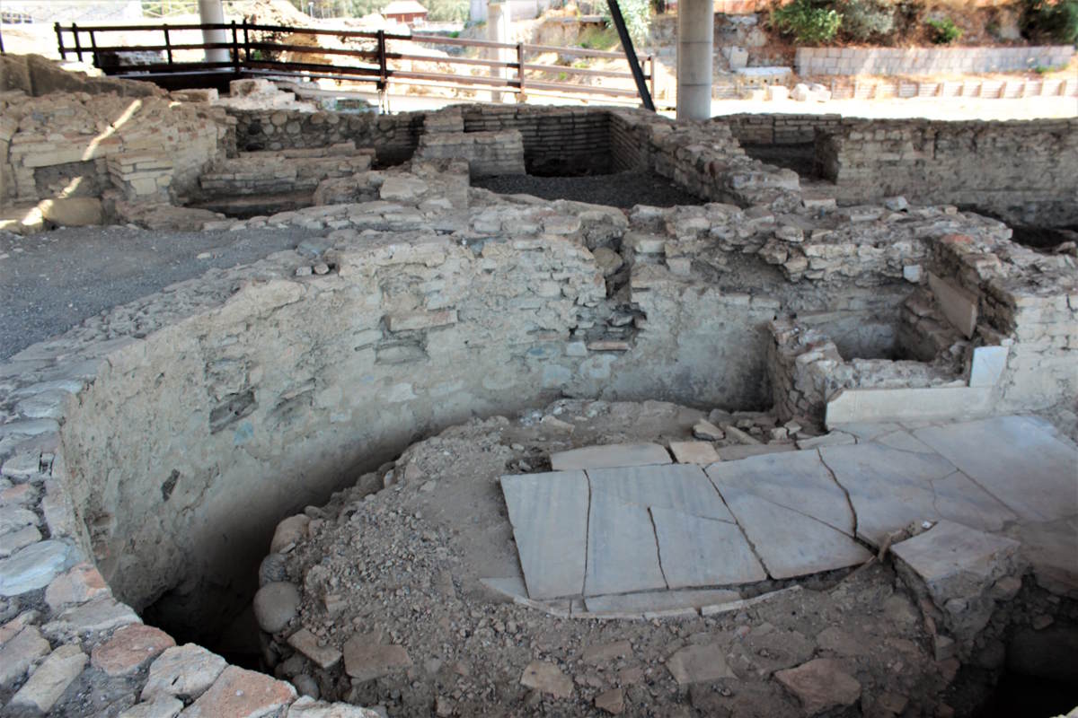 Sistemi di smaltimento delle acque nere nella villa romana di Casignana: latrine romana