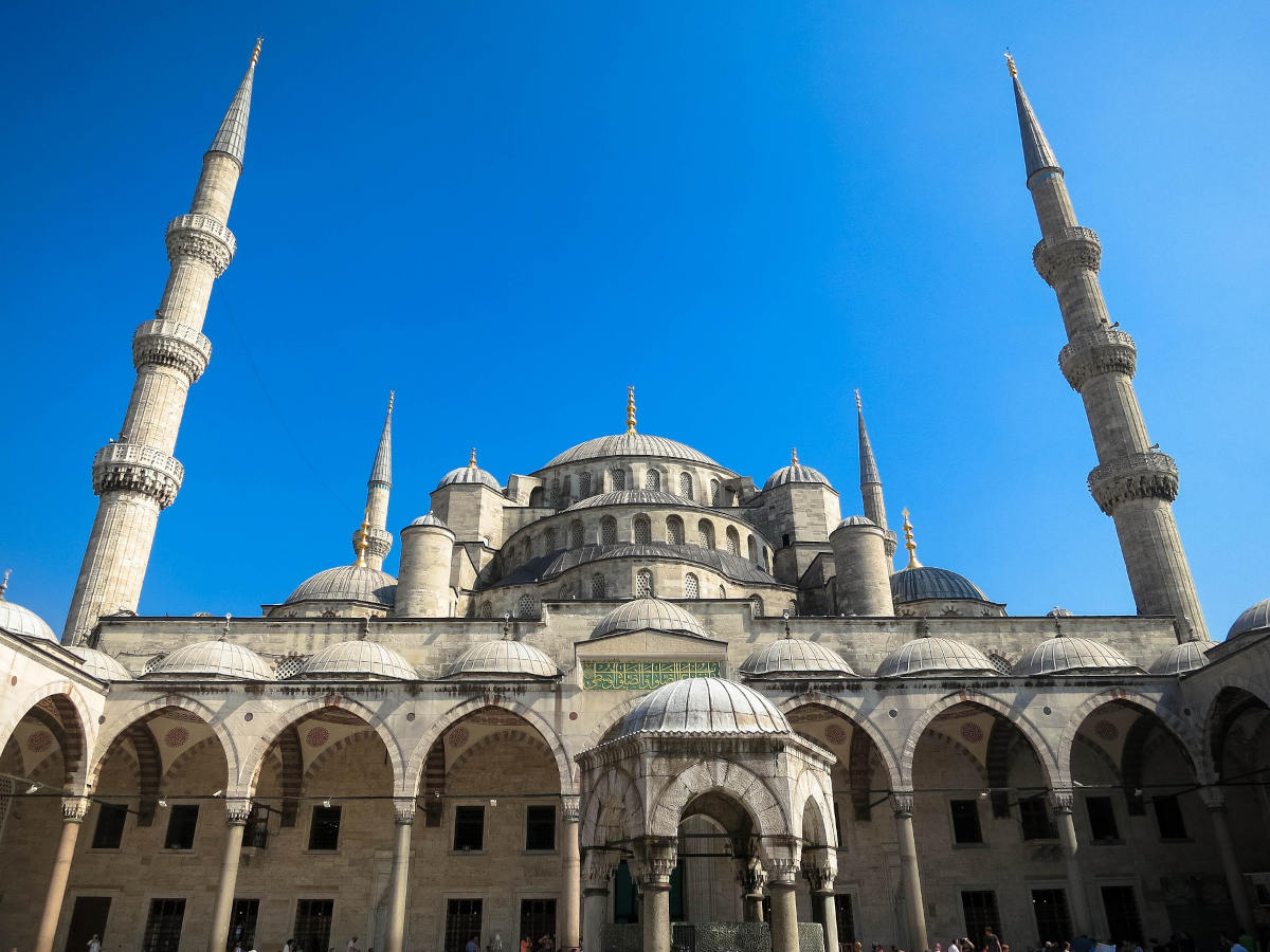 La facciata della Moschea blu a Sultanahmet