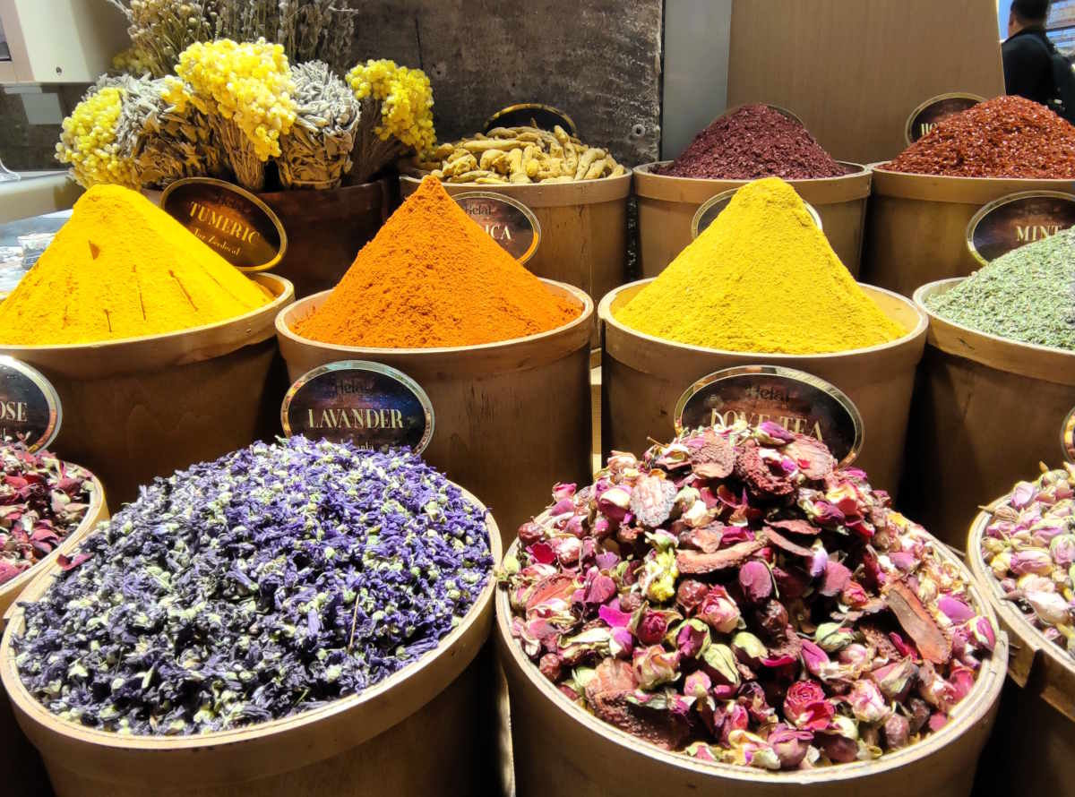 Spezie nel Bazar Egiziano a Istanbul