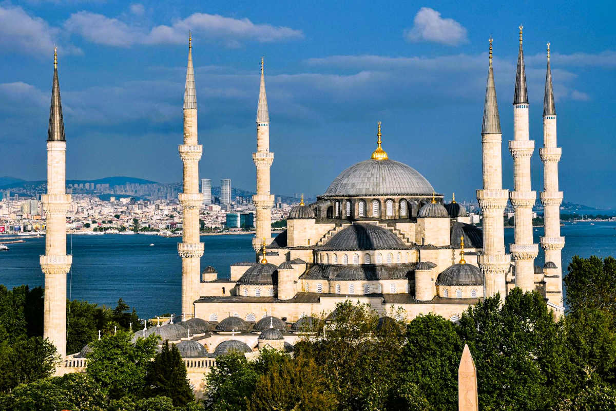 Lo skyline della Moschea Blu a Sultanahmet