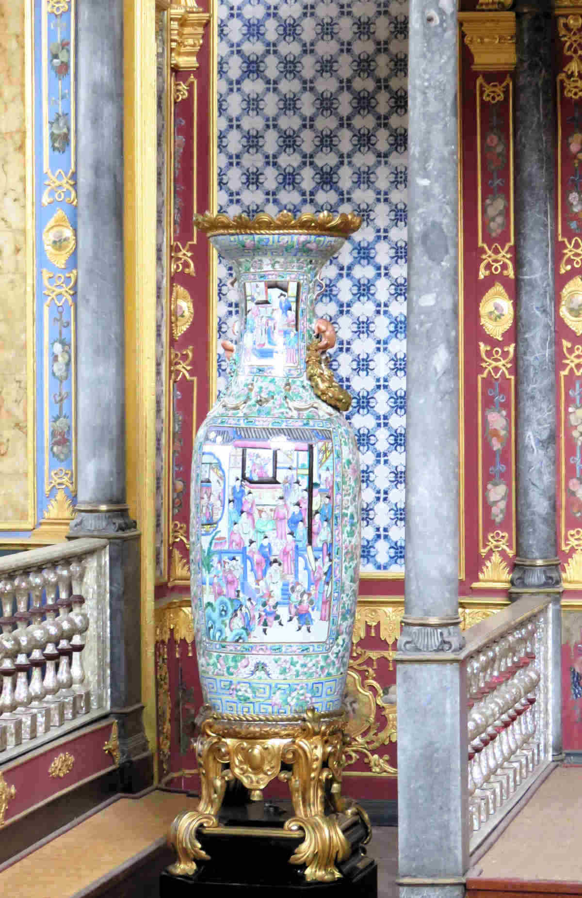 La preziosità dell'arte nel museo/palazzo Topkapi (Il vaso di trova nell'harem)