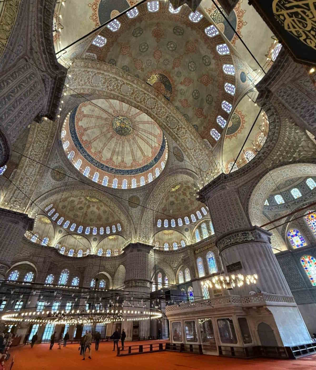 Cosa vedere e fare a Istanbul: Interni della Moschea Blu (Sultan Ahmet Camii)