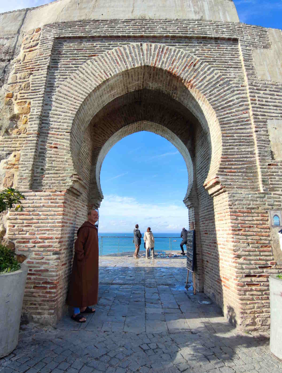 Visitare Tangeri: La Porta di Bab Al Bahr, chiamata anche Porta del Mare. Visitare Tangeri: La Porta di Bab Al Bahr, chiamata anche Porta del Mare.