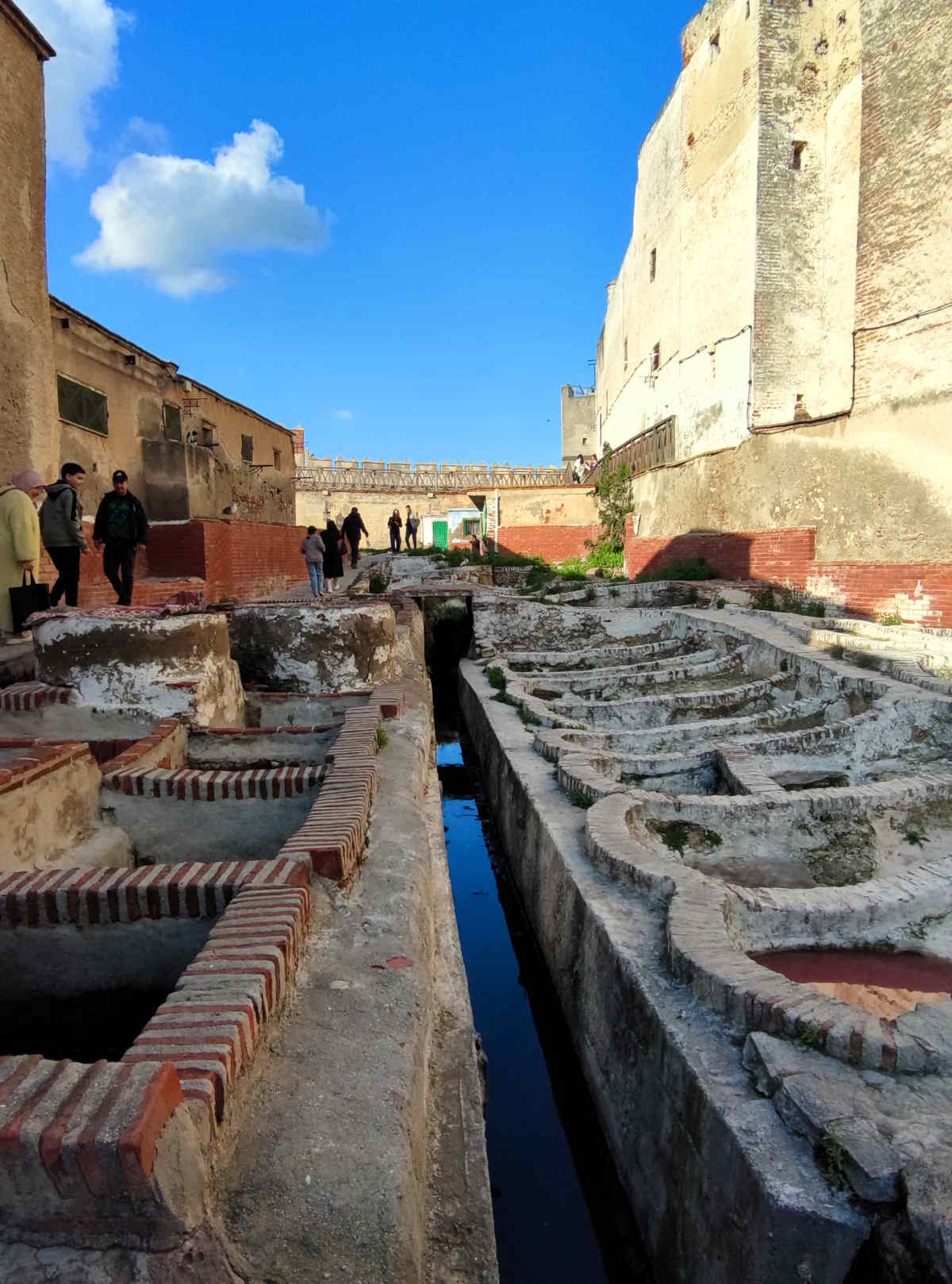 le vecchie concerie in disuso a Tetouan, la Paloma Blanca" vicino Tangeri le vecchie concerie in disuso a Tetouan, la Paloma Blanca" vicino Tangeri