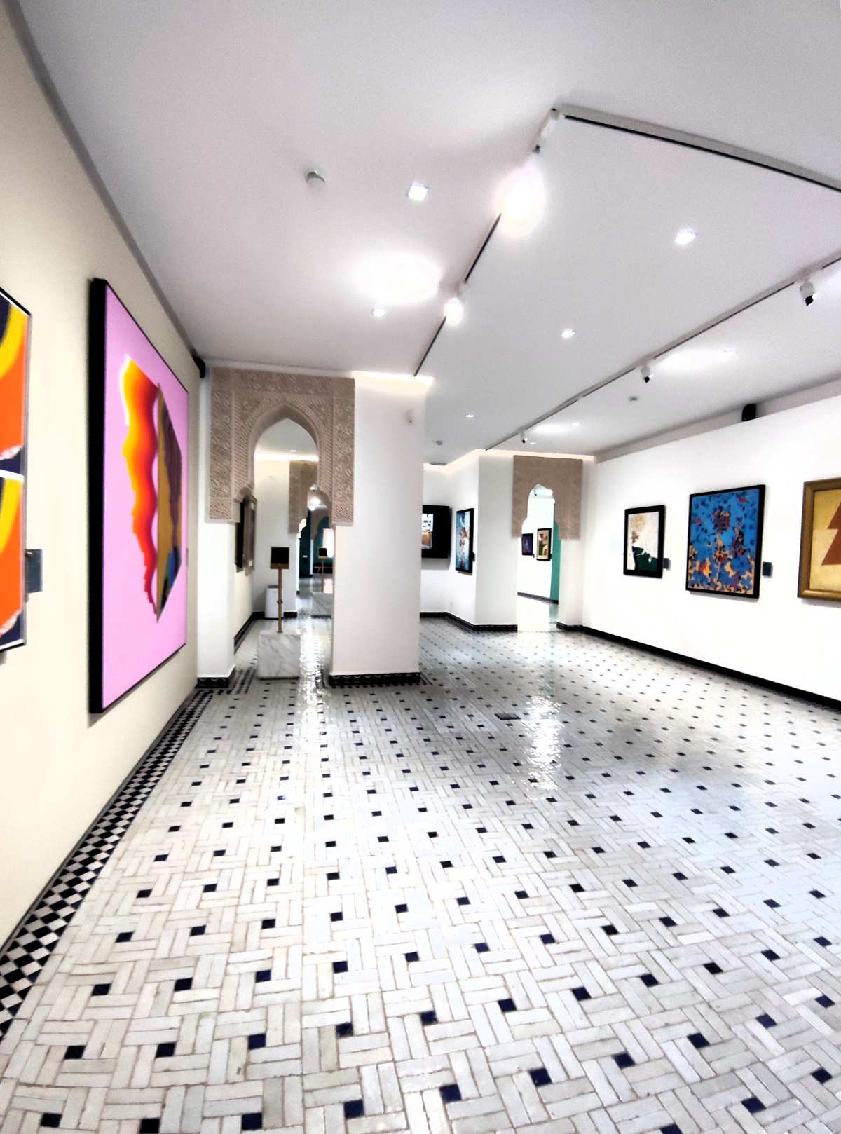 Luoghi da non perdere a Tangeri: Gli spazi espositivi del Museo Villa Harris dedicati alla pittura contemporanea Luoghi da non perdere a Tangeri: Gli spazi espositivi del Museo Villa Harris dedicati alla pittura contemporanea