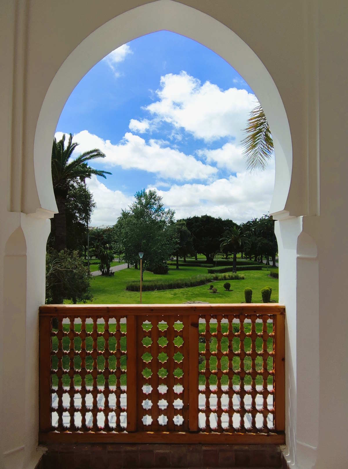 Luoghi imperdibili a Tangeri: Il Parco di Villa Harris visto dalla Villa Luoghi imperdibili a Tangeri: Il Parco di Villa Harris visto dalla Villa