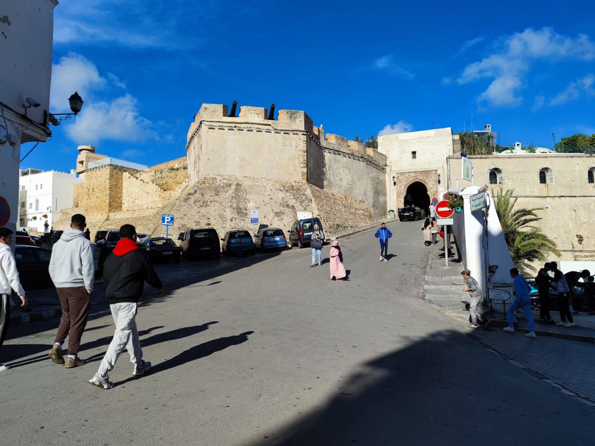 Vista sulle mura e la fortezza di Tangeri Vista sulle mura e la fortezza di Tangeri