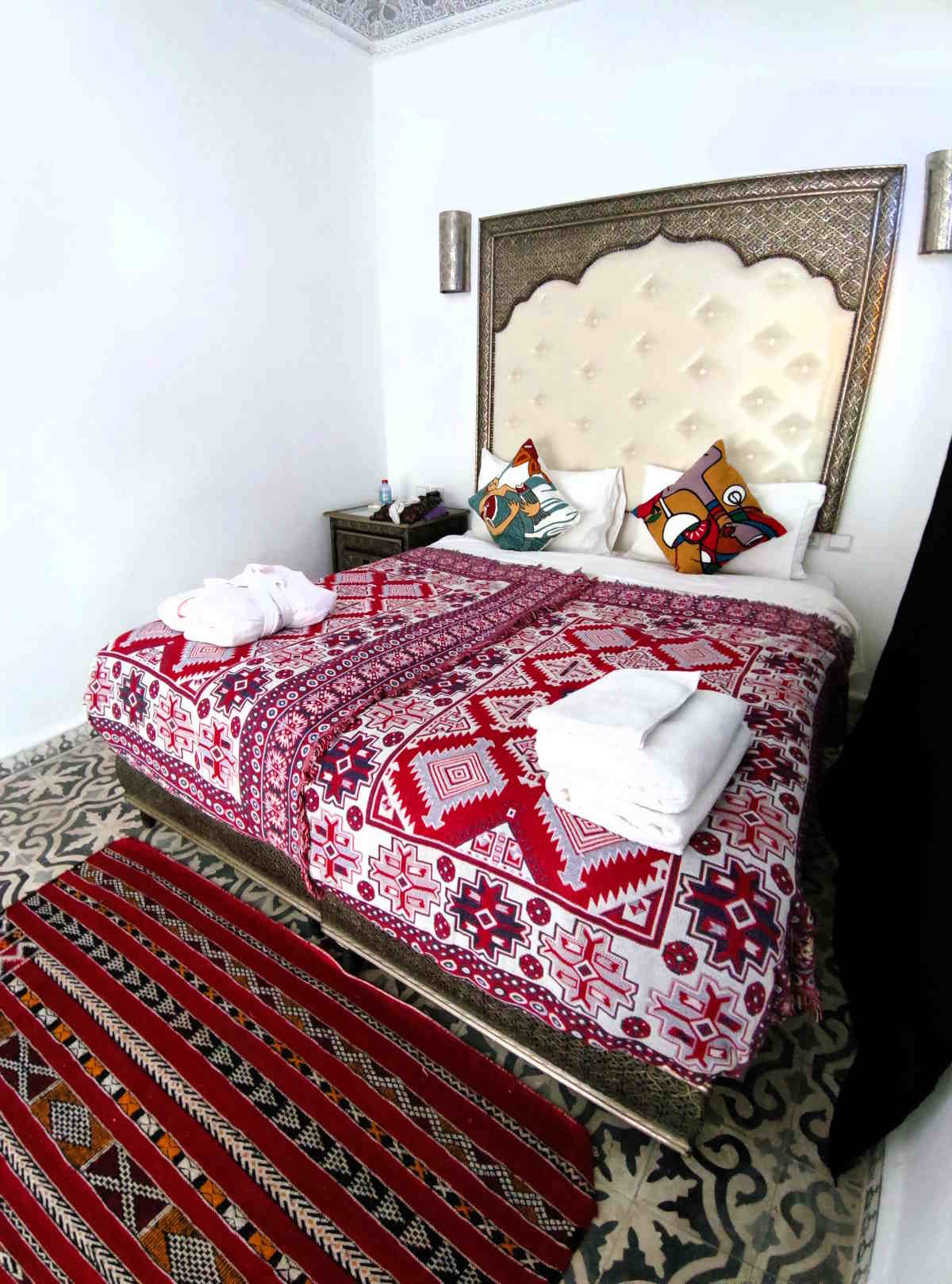 Dove dormire a Tangeri: il letto allo Zoco Riad Dove dormire a Tangeri: il letto allo Zoco Riad